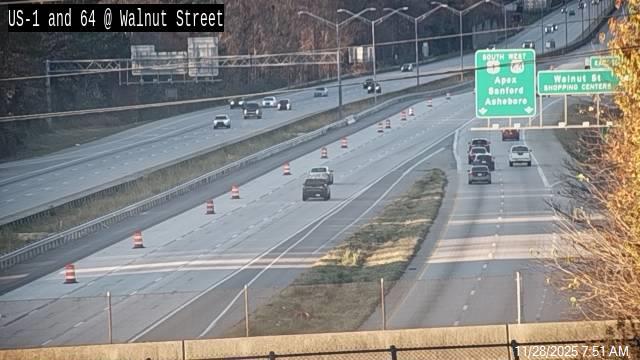 Traffic Cam US-1/64 @ Crossroads Blvd - Mile Marker 101 Player