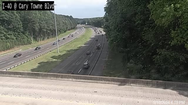 Traffic Cam I-40 @ Cary Towne Blvd - Mile Marker 291 Player