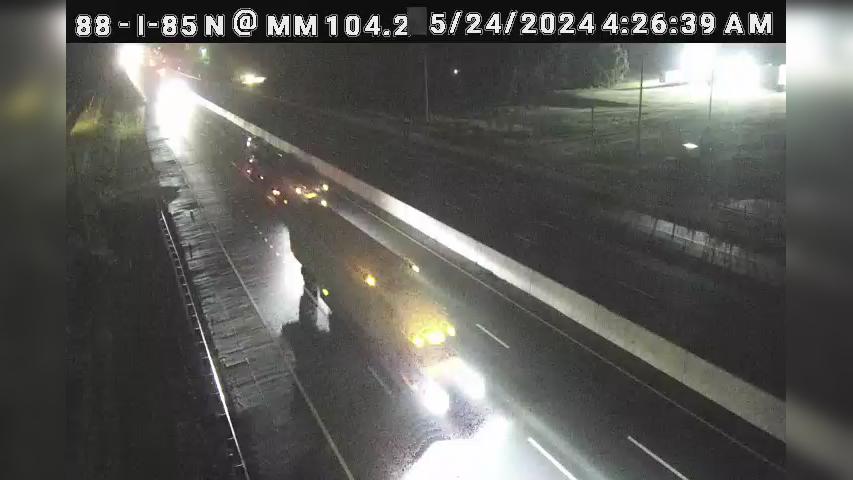 Traffic Cam Grover: I-85 S @ MM 104.2 Player