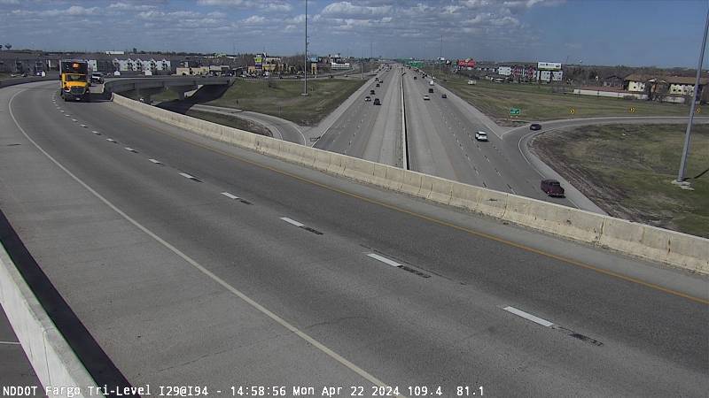 Traffic Cam I-29 N (MP: 63.267) Fargo - North Player