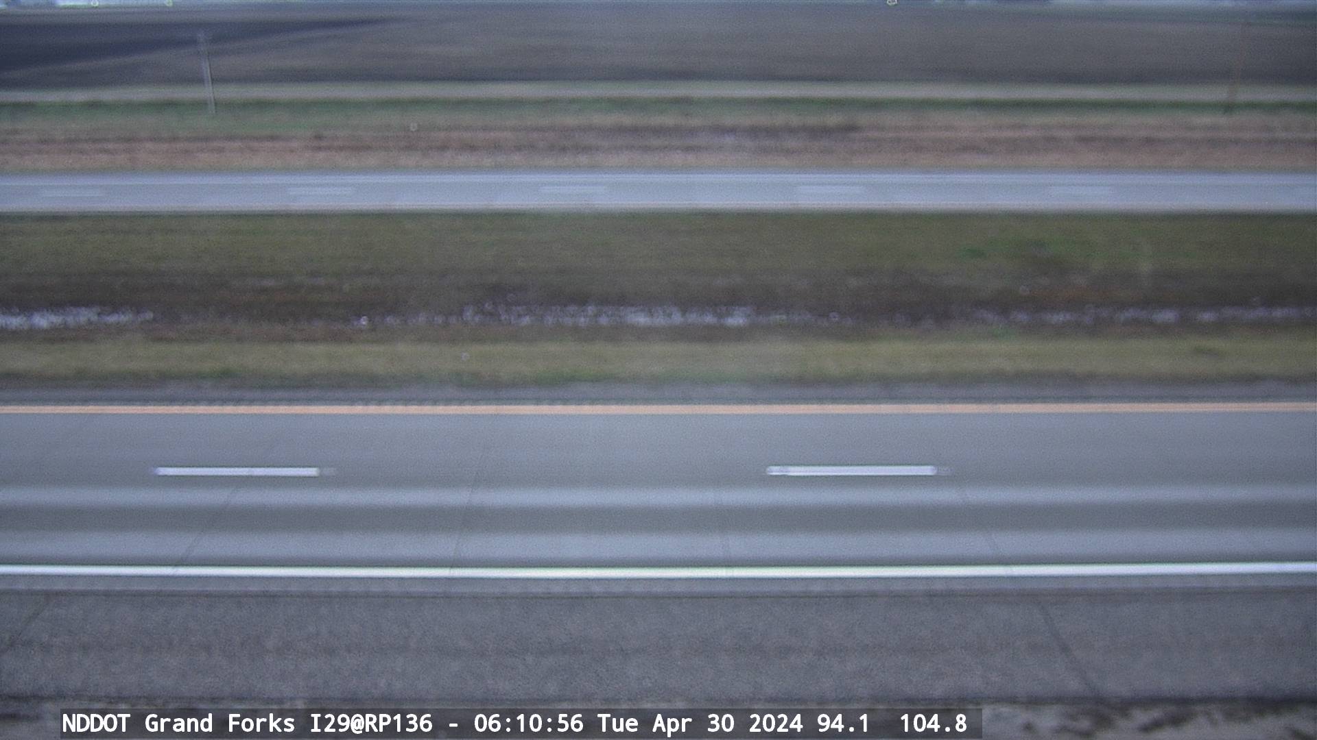 I-29 N (MP: 135.900) Grand Forks North Bound - West Traffic Camera