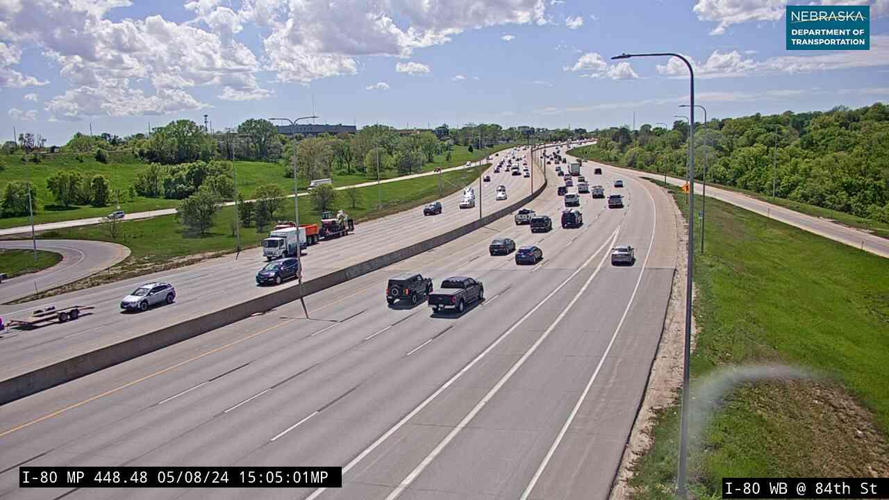 Traffic Cam Omaha: I-80: 84th St in - Various Views Player