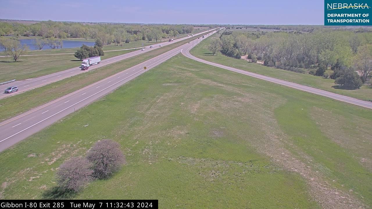 Traffic Cam L and J Mobile Home Court: I-80: Gibbon Exit: Various views Player