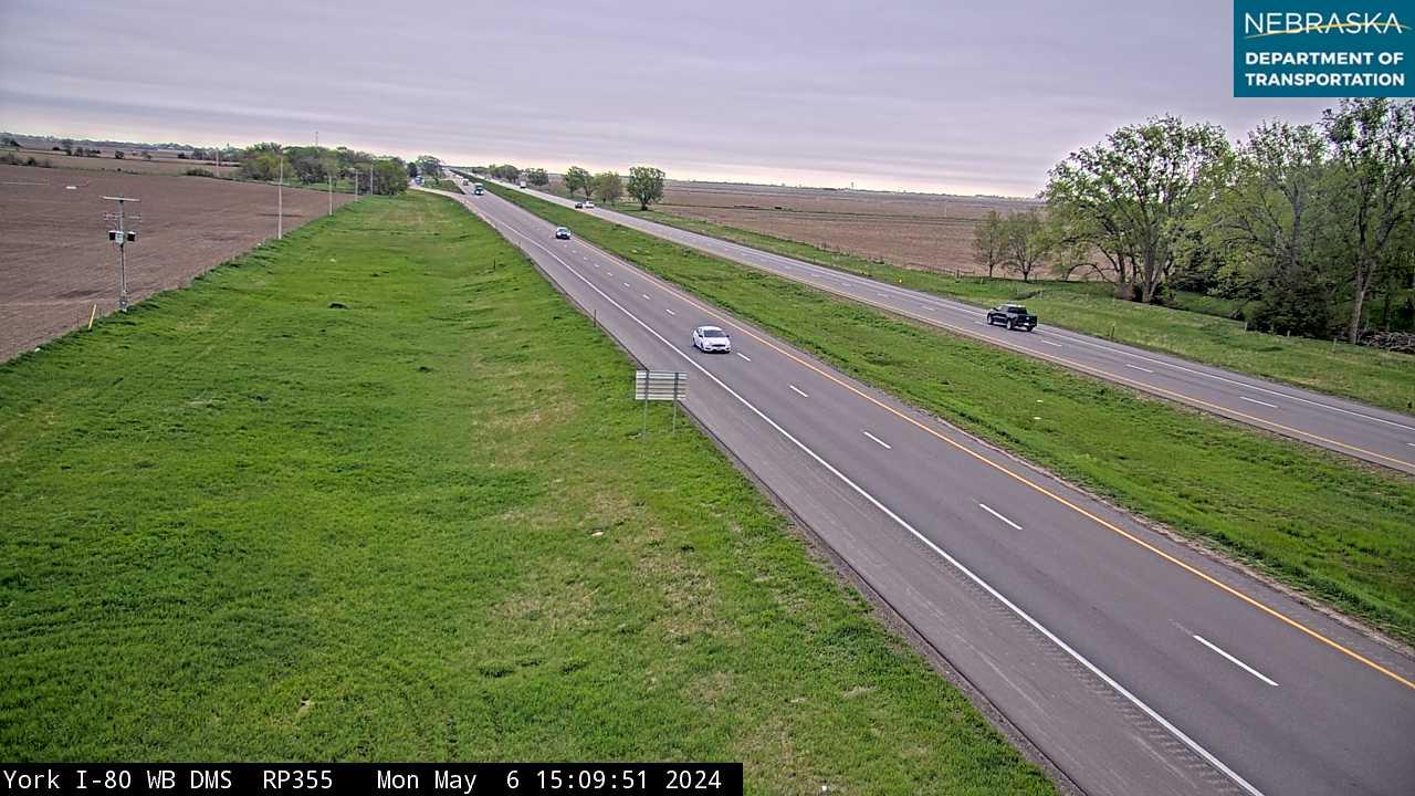 Knox: I-80: E of York WB Restarea: Interstate View Traffic Camera