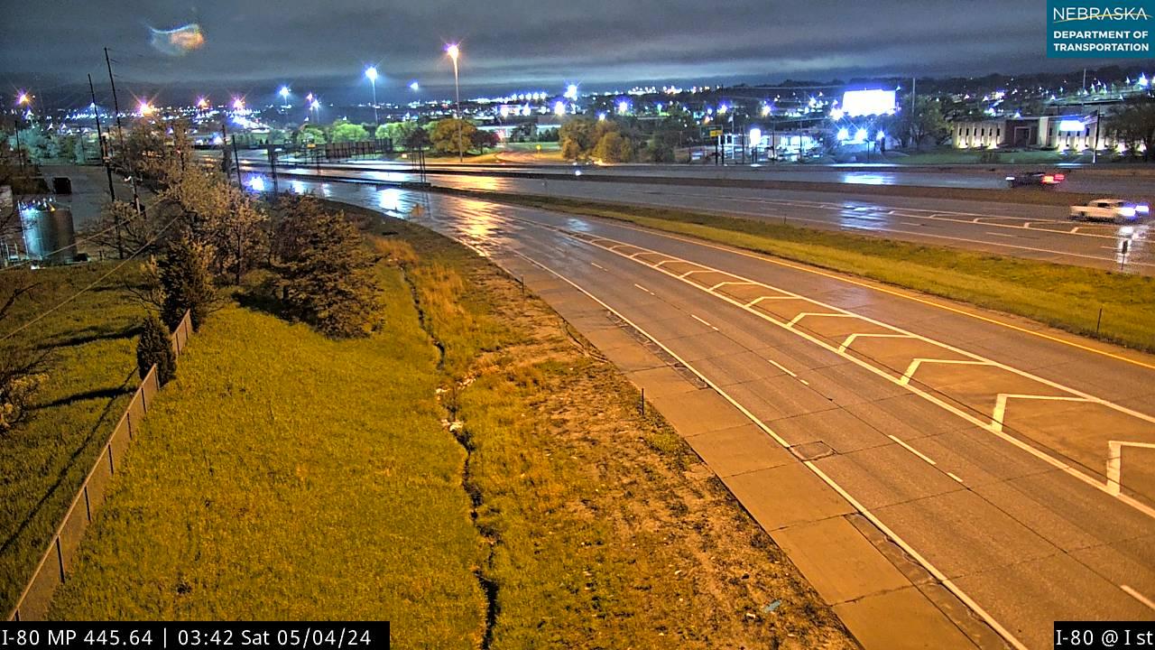 Traffic Cam Millard: I-80: L Street in Omaha: Interstate Views Player