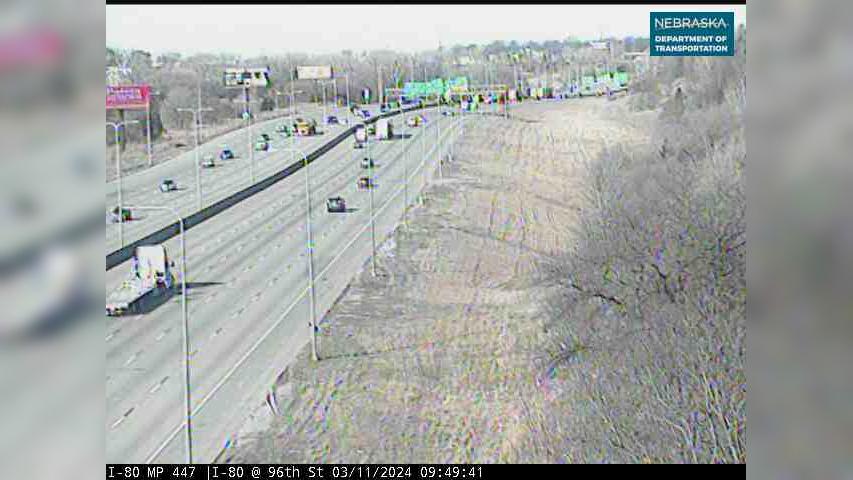 Traffic Cam Millard: I-80: Omaha 96th St: E and W Interstate Player