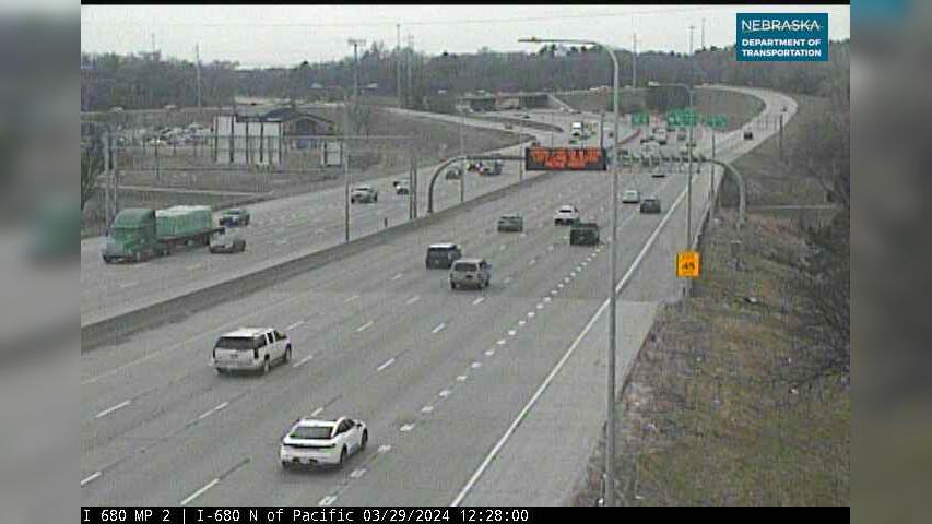 Traffic Cam Omaha: I-680: N of Pacific: Various Views Player