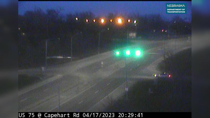 Traffic Cam Capehart: US - Rd in Bellevue: looking SB Player