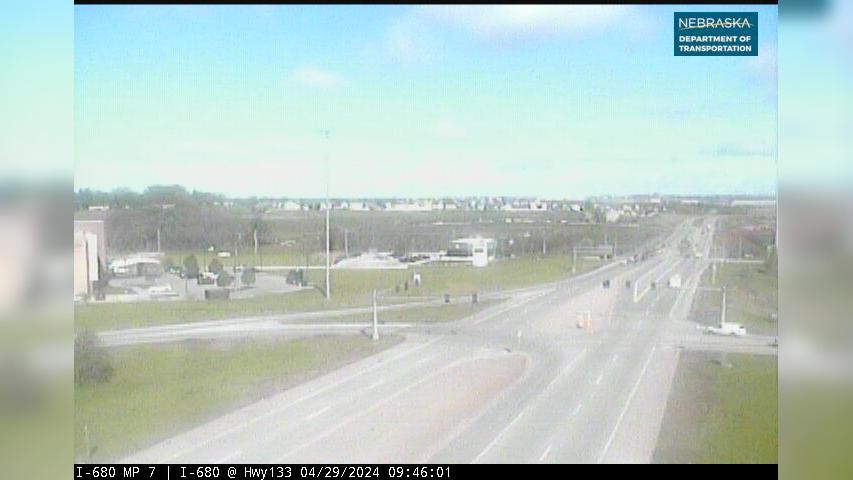 Traffic Cam Omaha: I-680: Blair High Road: Various views Player