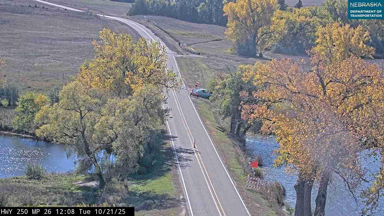 Hinn Ranch › South: NE 250: Smith Lake: Hwy 250 South Traffic Camera
