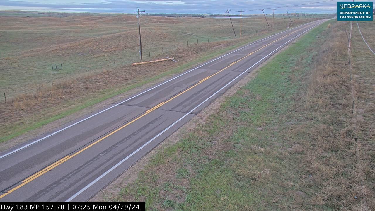 Traffic Cam Rock › North: US 183: Rose - S of Bassett: Looking North Player
