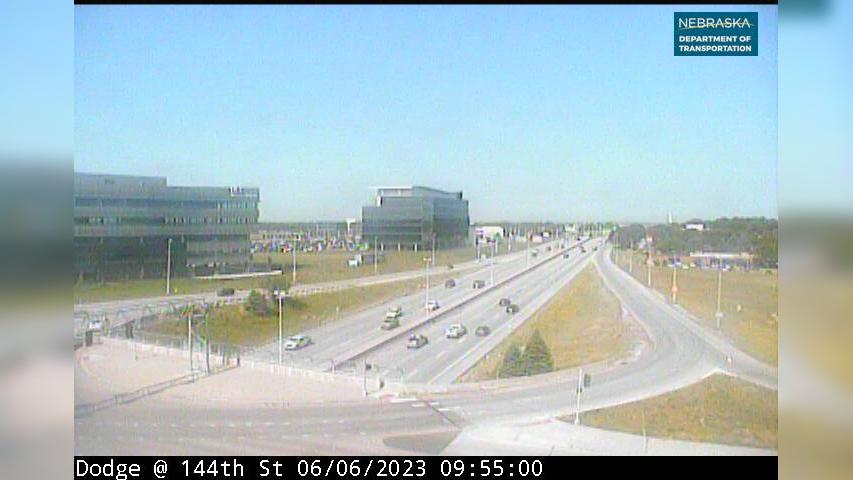 Traffic Cam Omaha: US 6: Dodge St at 144th: various views Player