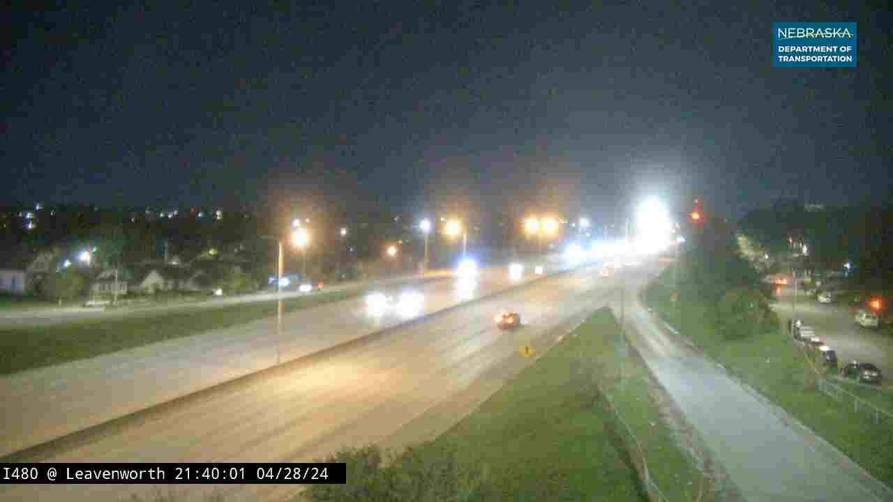 Omaha: I-480: Leavenworth St: Various Views Traffic Camera