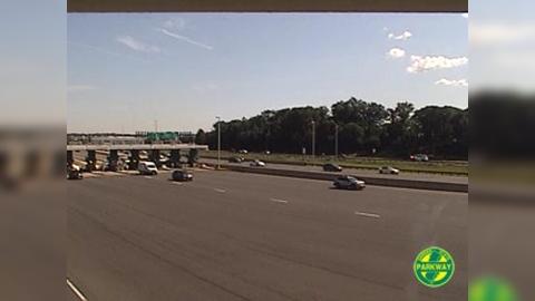 Sayreville › South: MM 125.5 s/o Raritan Toll Plaza Traffic Camera