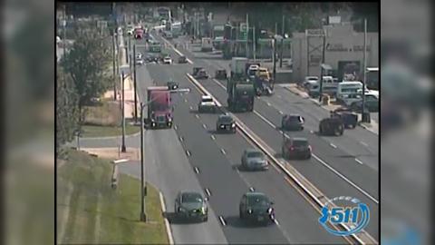 Traffic Cam Edison › South: US-1 @ Old Post Rd Player