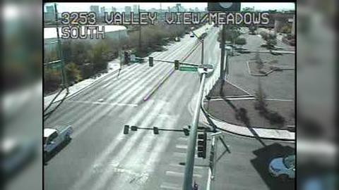 Traffic Cam Twin Lakes: Valley View and Meadows Lane Player
