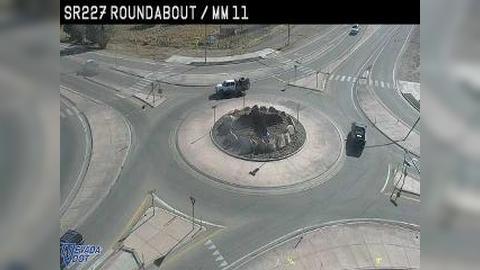 Traffic Cam Spring Creek: SR-227 SP CRK Roundabout Player