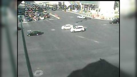 Traffic Cam Hughes Center: Las Vegas Blvd at Spring Mountain Rd Player