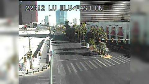 Traffic Cam Hughes Center: Las Vegas Blvd at Fashion Show Player