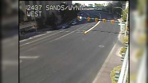 Traffic Cam Hughes Center: Sands and Wynn South Gate Player