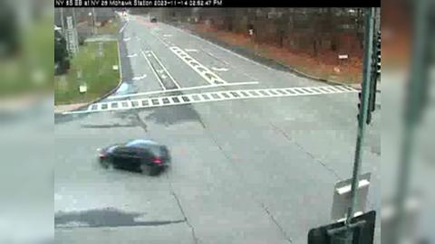 Traffic Cam Mohawk › West: Route 5S @ (Main Street) - Station Player