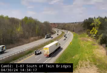 Traffic Cam I-87 South of Mohawk River (Twin Bridges) - Northbound Player