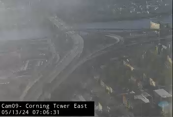 Traffic Cam I-787, US 9/US 20, South Mall Expressway from east side of the Corning Tower - Eastbound Player