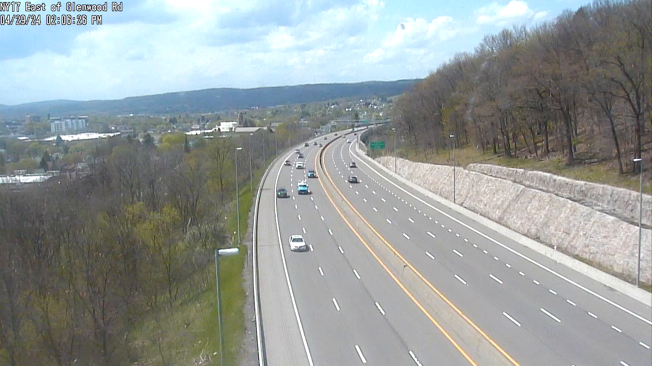 Traffic Cam NY 17 East of Glenwood Road - Eastbound Player