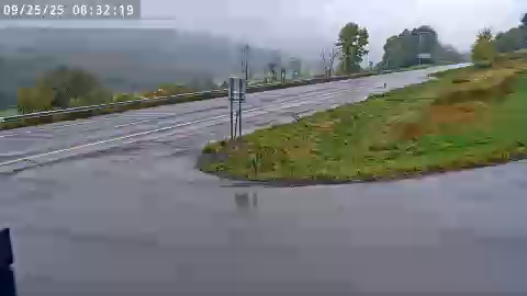 Traffic Cam I-81 north of Exit 9 (Marathon) - Southbound Player