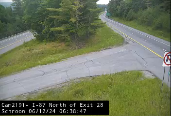 Traffic Cam I-87 Southbound - North of Exit 28 Schroon - Southbound Player