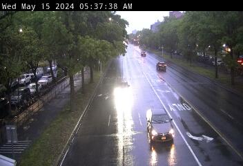 Traffic Cam Ocean Parkway @ Ditmas Avenue - Eastbound Player