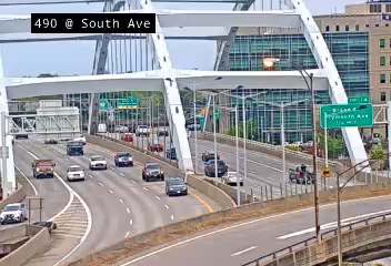 Traffic Cam I-490 at South Ave Ramp - Eastbound Player