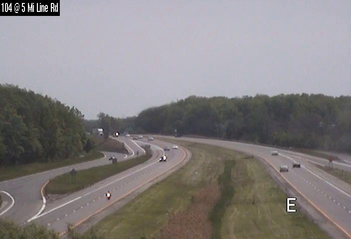 Traffic Cam NY-104 at 5 Mile Line Rd - Westbound Player