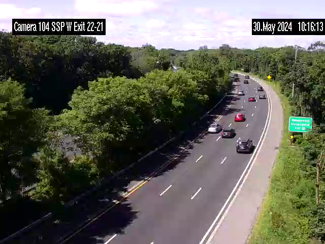 Traffic Cam SSP between Exit 22 (MSP) and Exit 21 (Nassau Rd) - Westbound Player