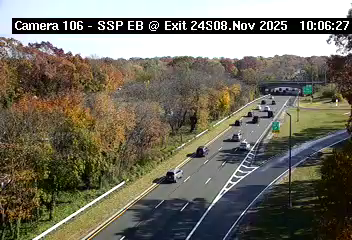 Traffic Cam SSP at Exit 24 (Merrick Ave) - Eastbound Player
