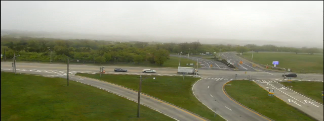 Traffic Cam Loop Pkwy. Northeast corner at Lido Blvd in Point Lookout - Southbound Player