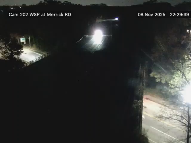Traffic Cam WSP Exits W07-W06 at Merrick Road - Southbound Player