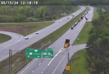 Traffic Cam I-481 north of Exit 3 (Route 5/92) - Northbound Player