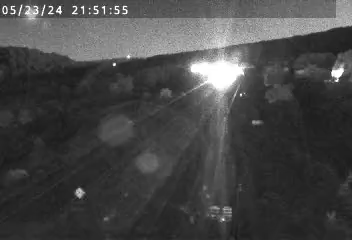 Traffic Cam I-481 north of Exit 1 (Storage Yard) - Southbound Player
