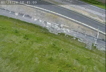Traffic Cam I-81 north of Exit 1 (Rock Cut Rd) - Northbound Player