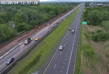 Traffic Cam I-481 south of Exit 6 (Thruway) - Southbound Player