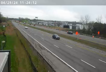 Traffic Cam I-81 south of Exit 30 (Cicero) - Northbound Player
