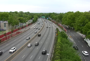 Traffic Cam I-495 at 254th Street - Westbound Player