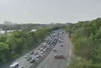 Traffic Cam I-678 at 73rd Terrace - Northbound Player