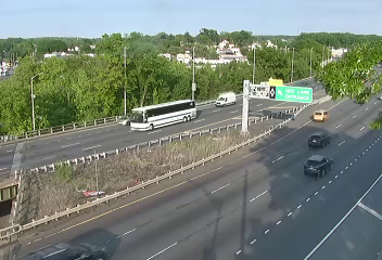 Traffic Cam I-278 at Victory Blvd. - Eastbound Player