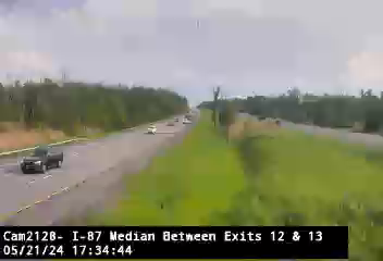 Traffic Cam I-87 Northbound Before Exit 13S - Northbound Player