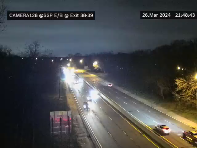 Traffic Cam SSP at Exit 38 (Belmont S.P.) to Exit 39(Deer Park Ave) - Westbound Player