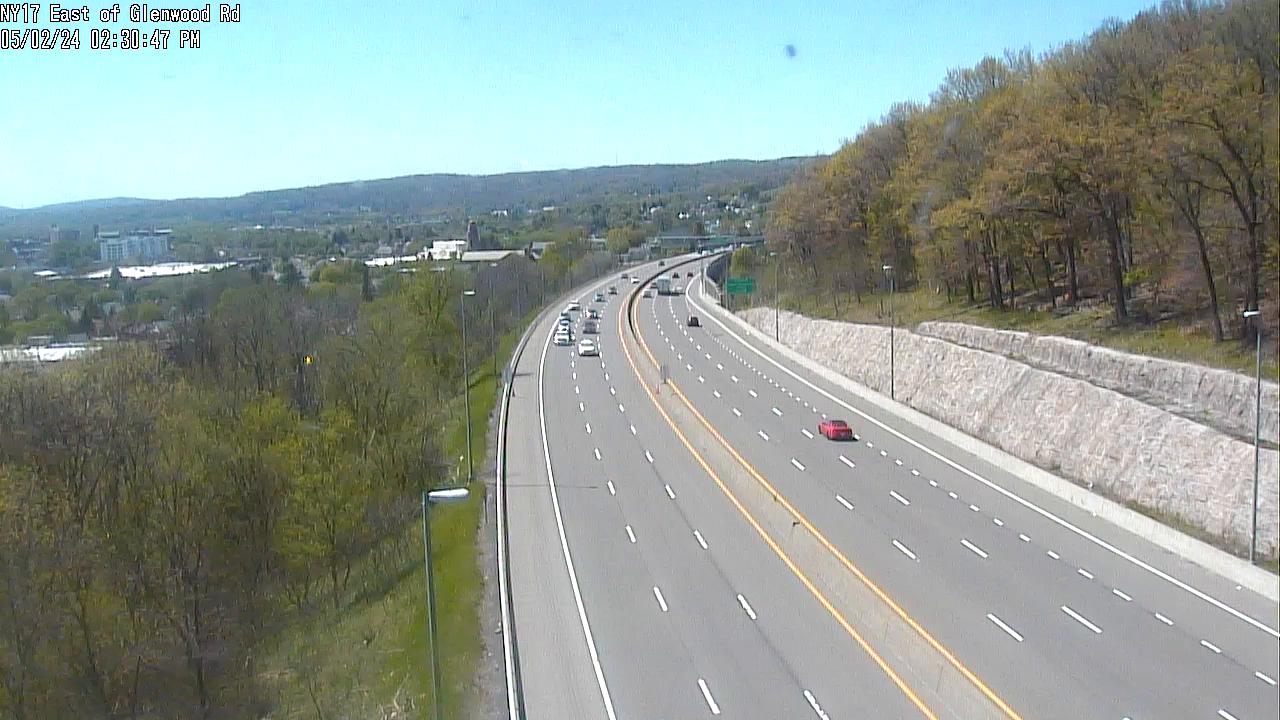 Traffic Cam Johnson City › East: NY 17 East of Greenwood Road Player