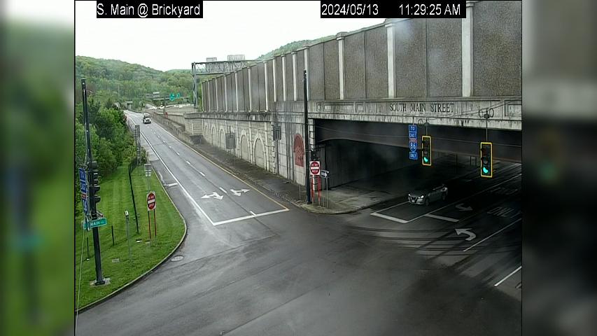 Traffic Cam Horseheads › West: I-86 Exit 54 Westbound (Brickyard Ln) at S. Main St Player