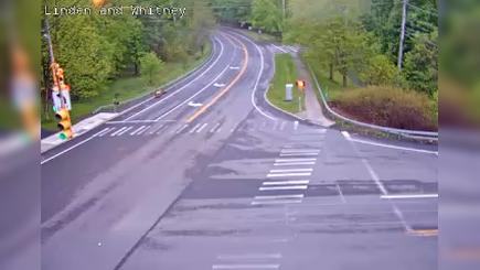Traffic Cam East Rochester: Whitney Rd at Linden Ave Player